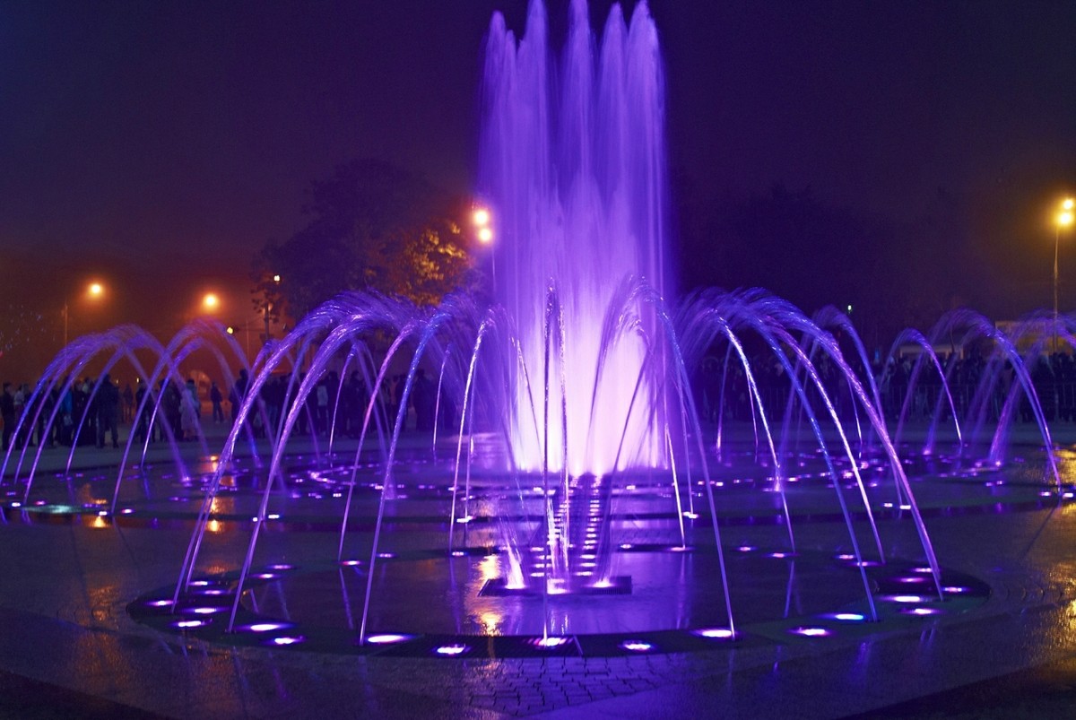 Светомузыкальный фонтан в Липецке
