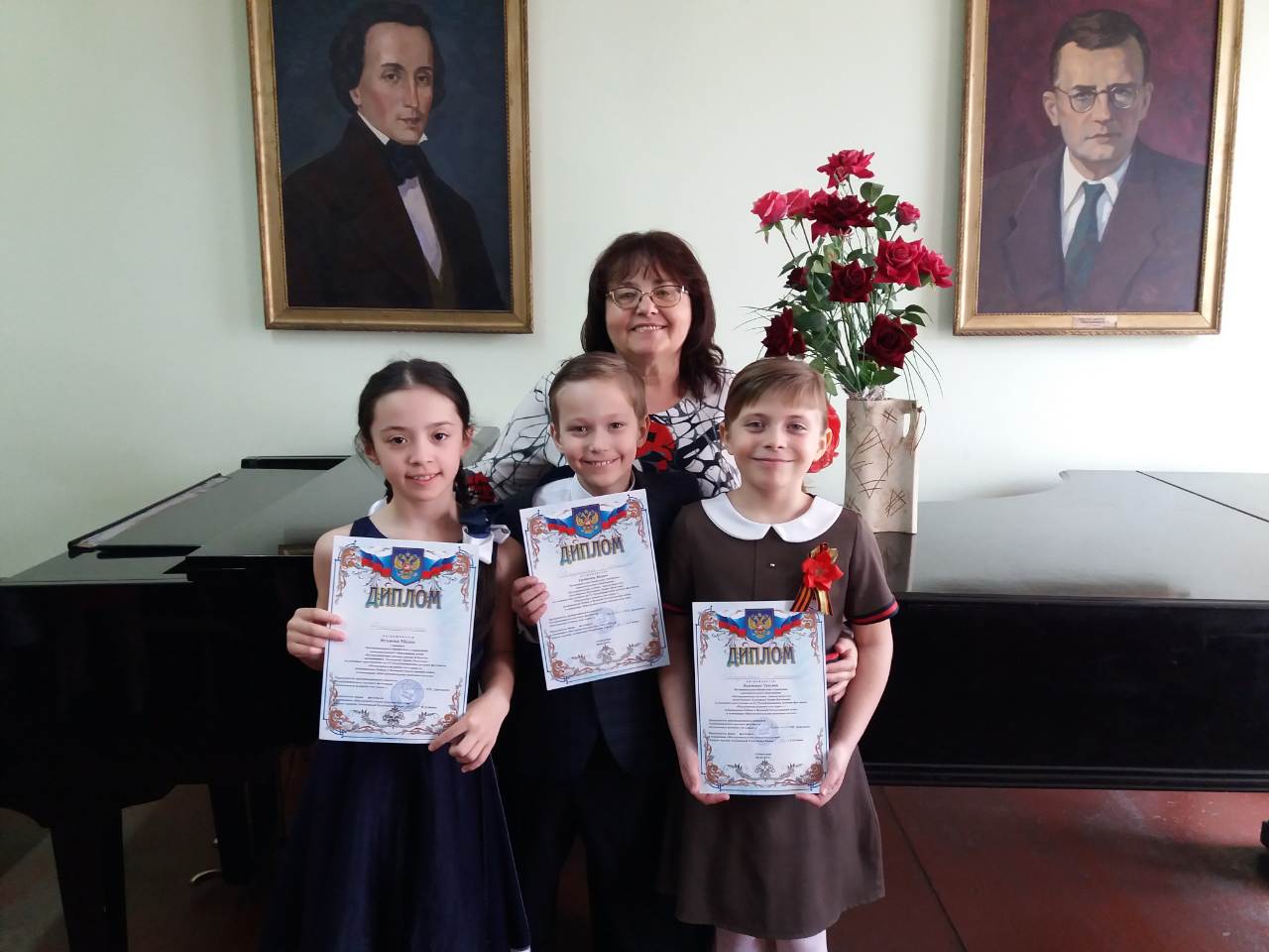 Тамара Калипарова с учениками