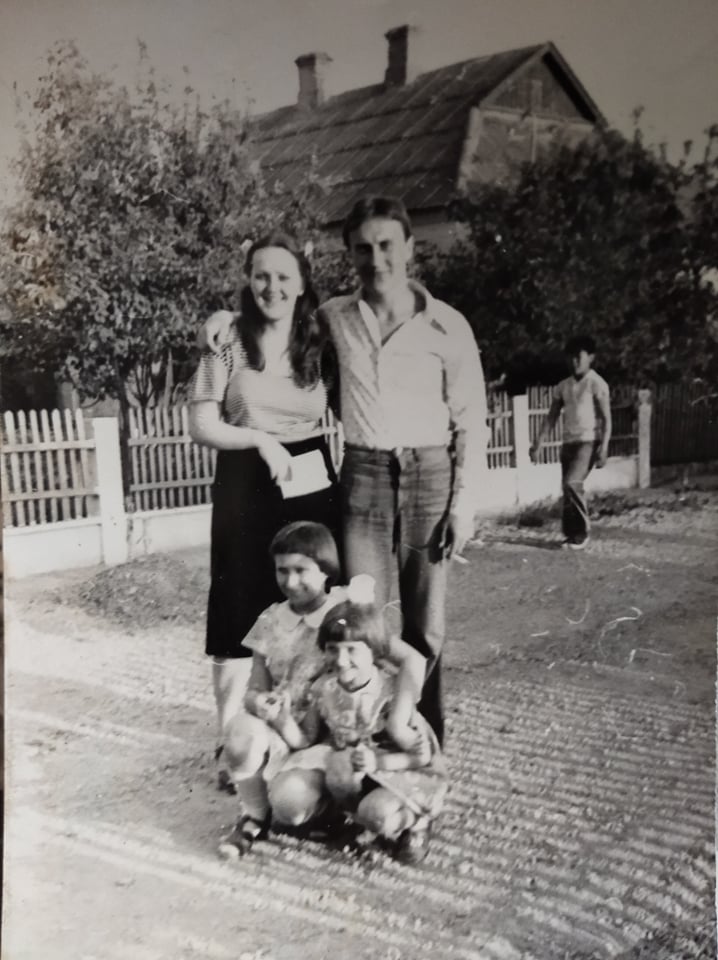 Марина Забродская с братом Юрием и племянниками