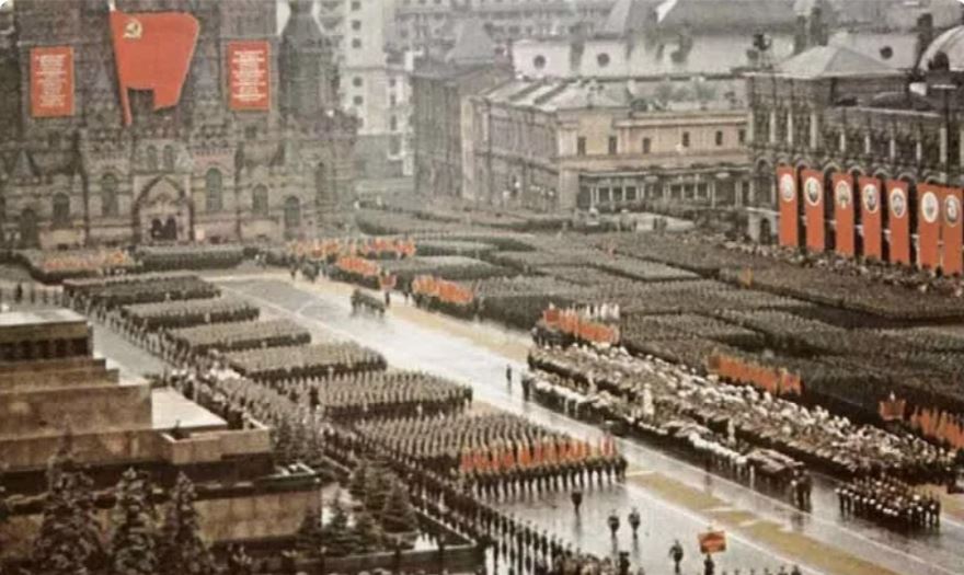 Парад Победы 1945 года в рисунках детей. г.Джанкой 2020