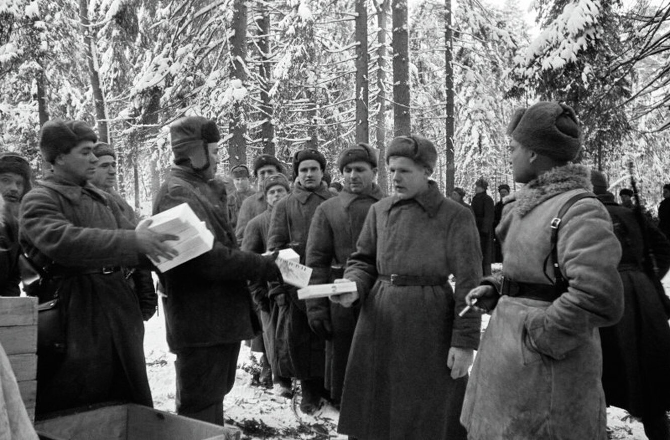 Году во время великой отечественной. Новый год на фронте Великой Отечественной войны 1941-1945. 8 Гвардейской Стрелковой дивизии Панфилова. Новый год на фронте. Новый год на фронте ВОВ.