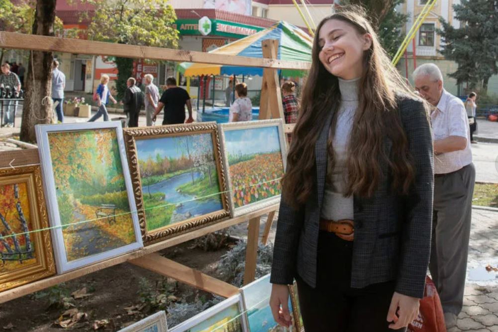 Погода в джанкое на 10 дней. Синоптик Джанкой. Джанкой художник. Джанкой сейчас. Художественные школы в Джанкое.