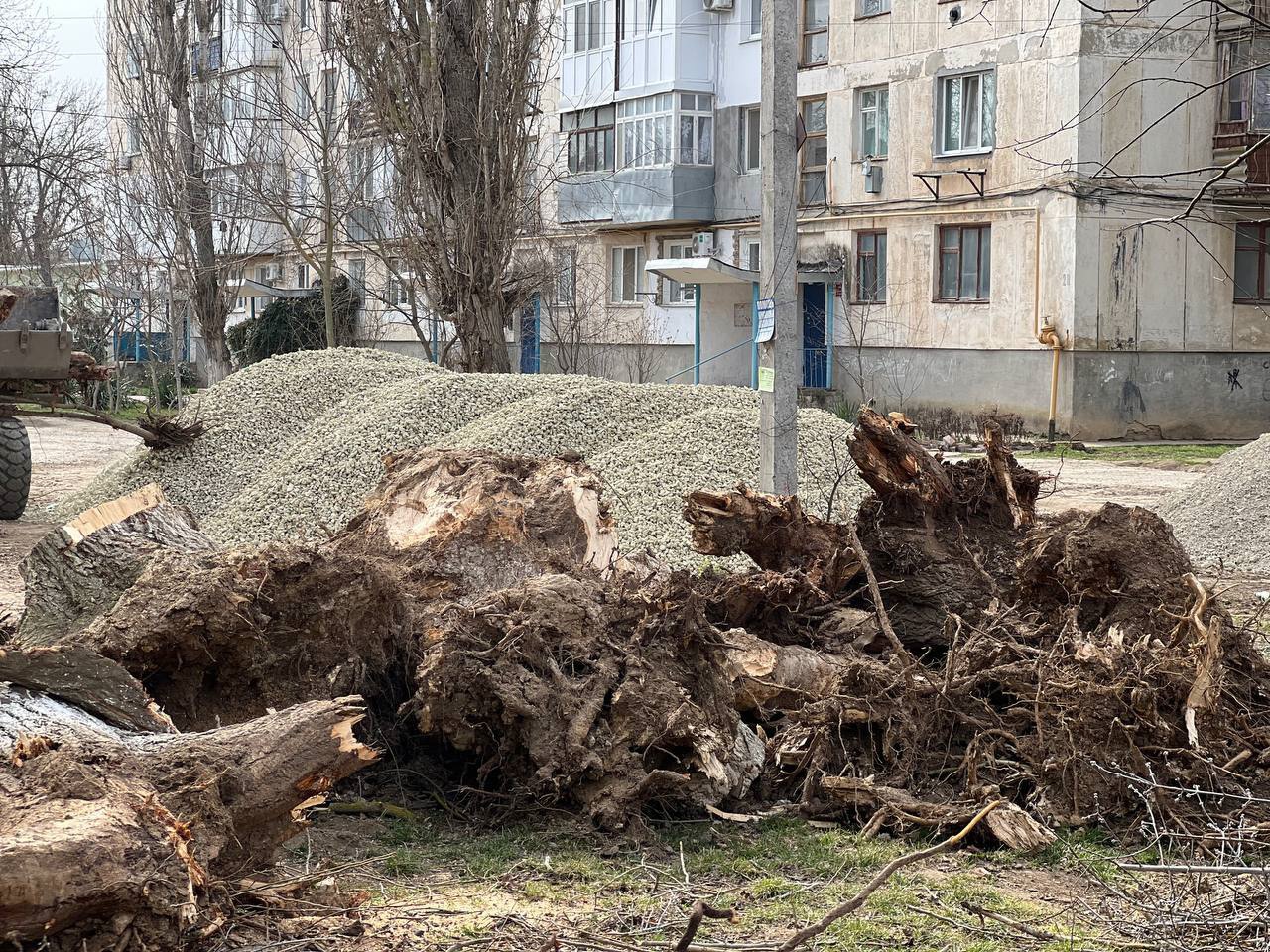 Джанкой в объективе Весне - дороги и обновленный парк! /преобразования - 2025 Дворы МКД обновляются. г. Джанкой